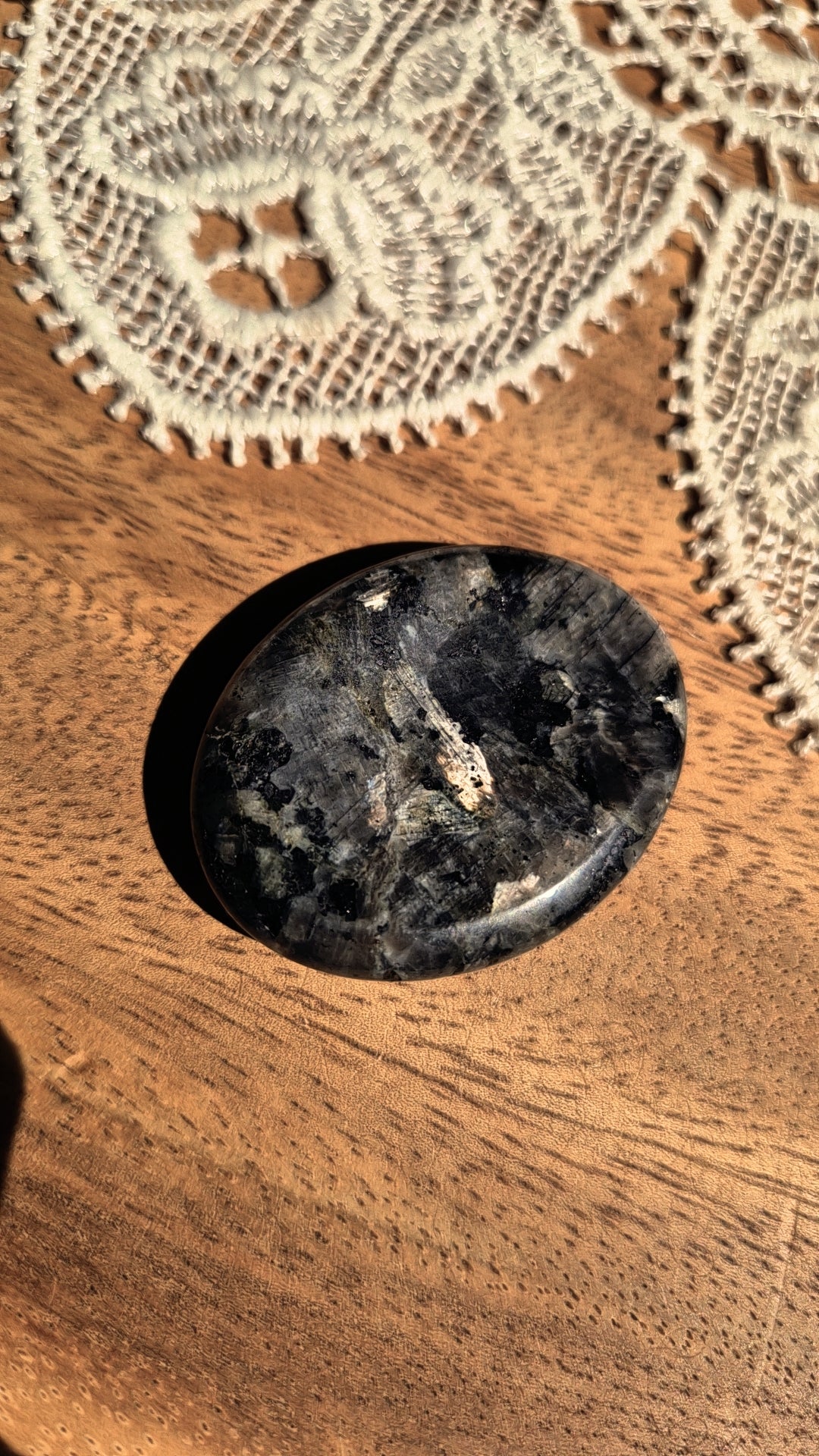 Worry Stone - Larvikite 🖤