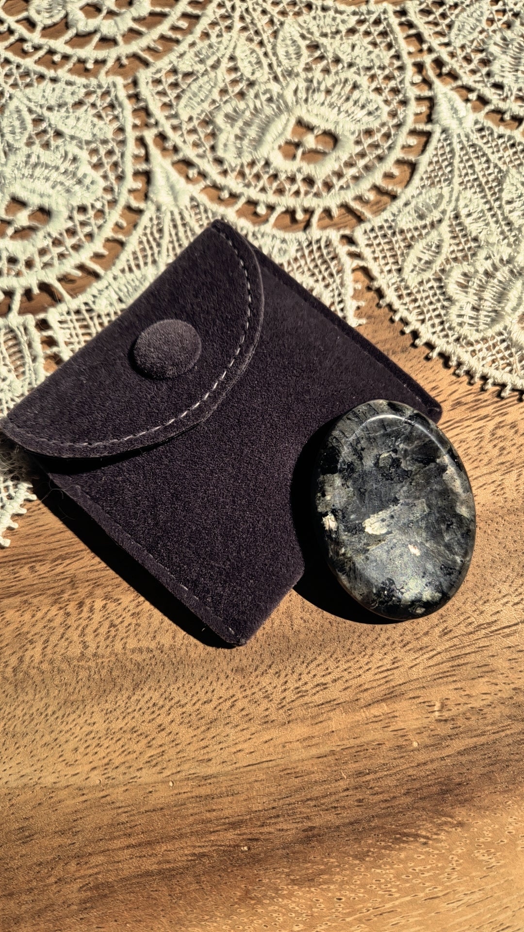 Worry Stone - Larvikite 🖤